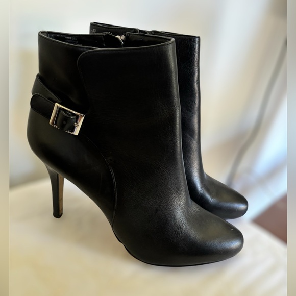 WHITE HOUSE BLACK MARKET leather booties size 8 1/2 - Picture 9 of 10